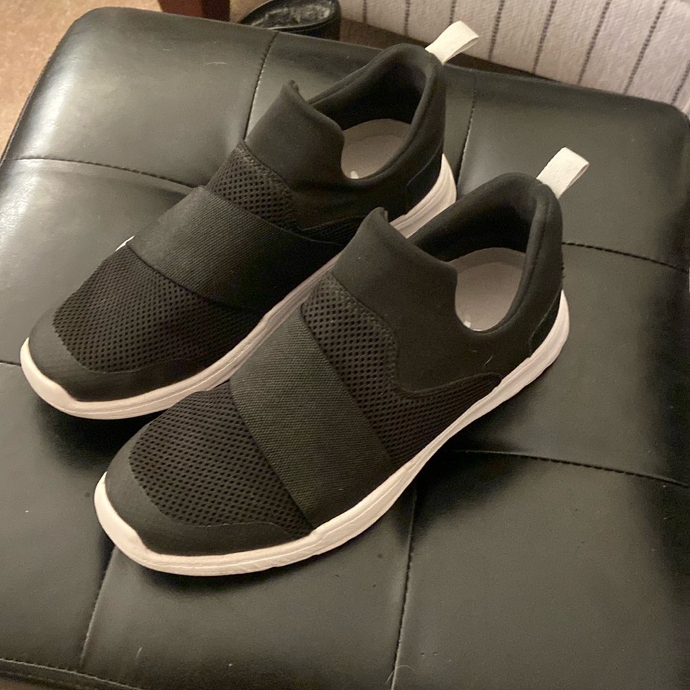 Slip on sneakers